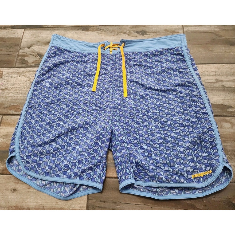 Patagonia Shorts Mens 36 Blue Scallop Hem Wavefarer Board shorts Geometric Beach